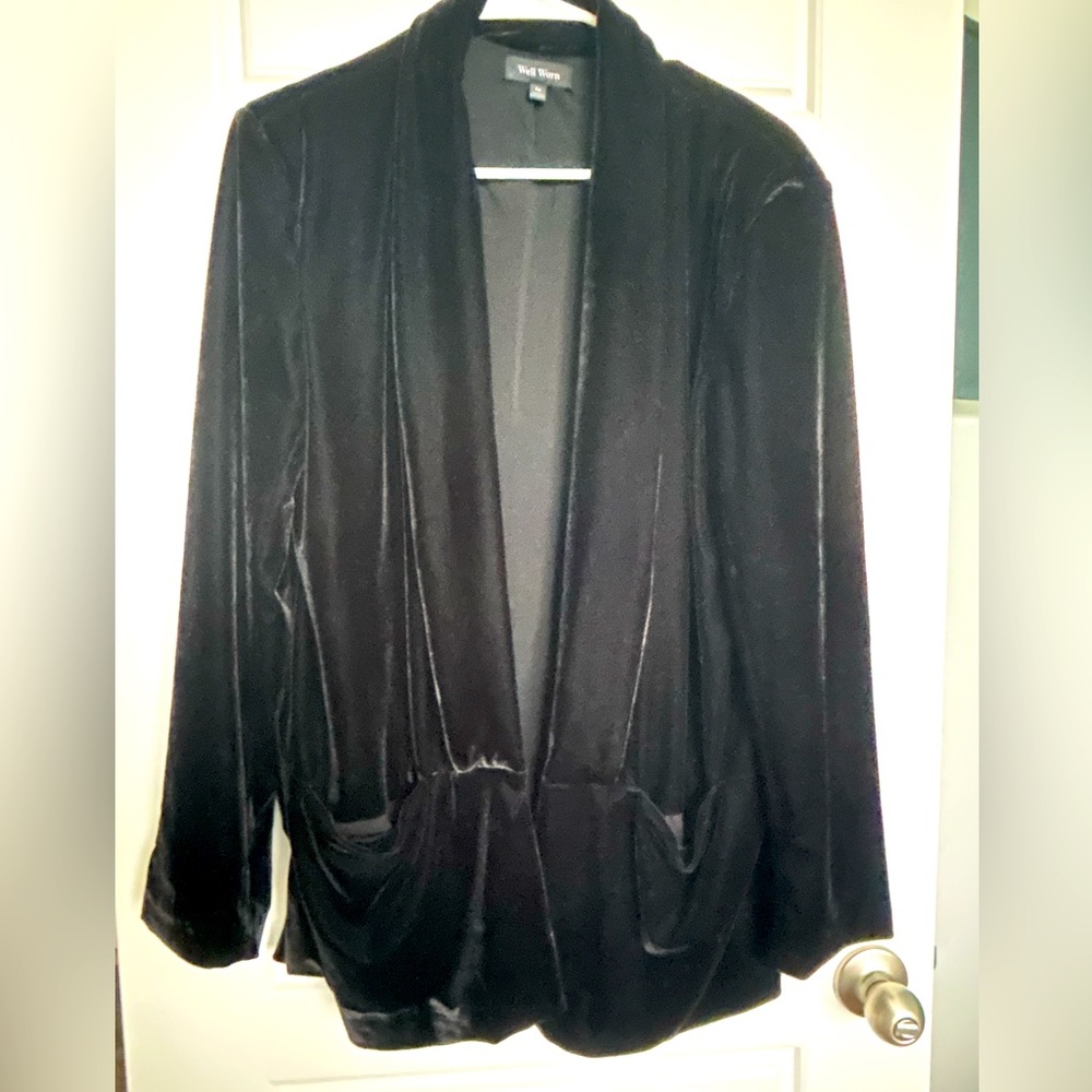 Brand new black blazer type cardigan velvet, worn once in excellent shape
